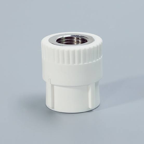 Conector hembra PPR con insertor de latón S20-½